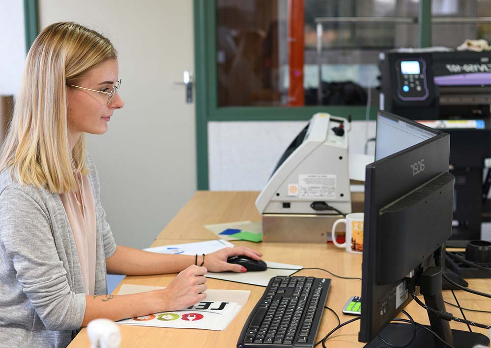 Equipe mistertee.fr, experts en personnalisation textile et objet