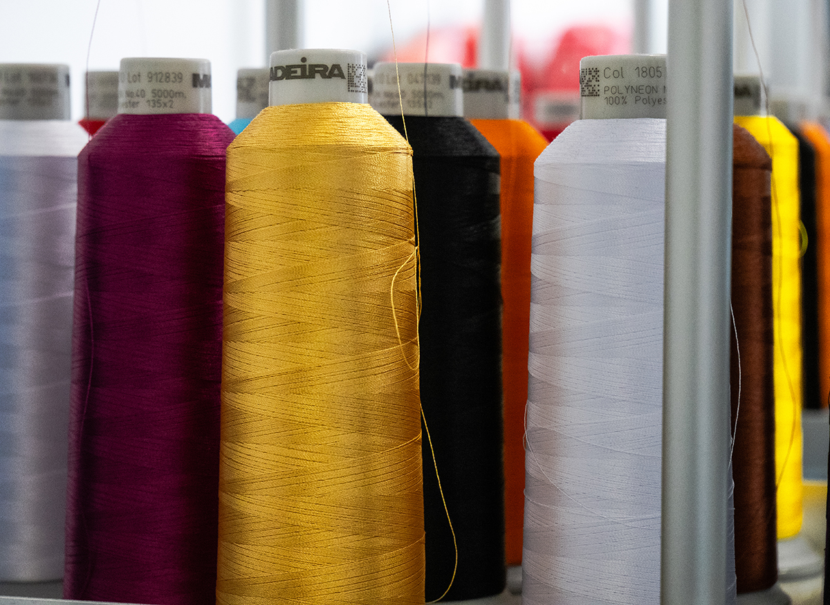 Bobines de fils de broderie